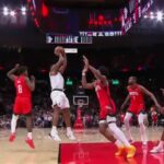 KAWHI LEONARD GO-AHEAD GAME WINNER FOR LA CLIPPERS 🔥 | NBA on ESPN