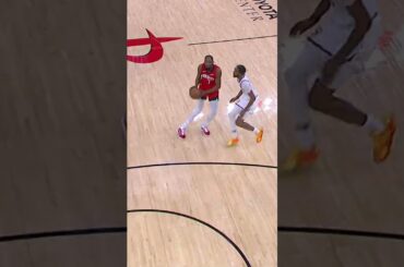 draining triples in the nick of time 🚨 #rockets