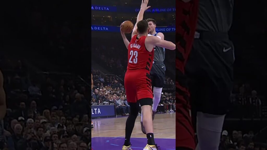 How did Flip find that passing lane? 👀