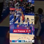 Zacch came flying in! #nba #hawks #dunk #zaccharierisacher