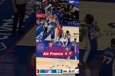 Zacch came flying in! #nba #hawks #dunk #zaccharierisacher