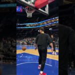 Spontaneous pregame dunk contest? Why not 🤷 #rockets