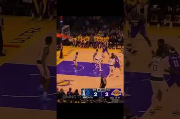 LeBron Makes HISTORY vs Mavs! 👑 #NBA #Basketball #shorts #usanews