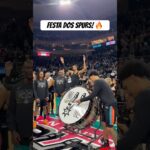 Isso aqui tá virando tradição em San Antonio! 🔥 #nba #basquete #shorts