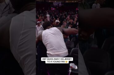 This moment between Ant & a fan 🥹