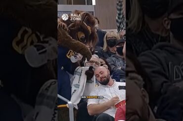 CÓMO LA MASCOTA MEJOR PAGADA DE LA NBA SE HIZO VIRAL.#nba
