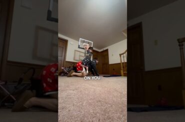 What's better: Dad's reaction or kid's hoop skills?! 😤 (Via mjm.hoodieqel)