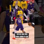 Behind the back. No look. Bucket. #LeBron #Lakers