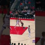 5️⃣ THREES FOR 1️⃣5️⃣ Reed's letting it fly! 💸 #rockets