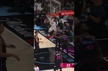 Uncle Jeff scores through contact 💪 #rockets