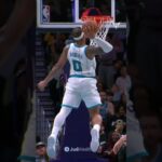 bridges timed this PERFECTLY 🤌 #charlottehornets #nba #milesbridges