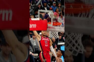 Bryce McGowens throws down transition jam #pelicans #highlights #nba