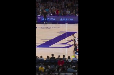 Herb Jones GRITTY DEFENSE vs. Lakers #pelicans #nba #shorts