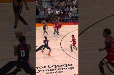 That rookie connection. Rasheer finds Khaman for the slam 💪 #shorts | Phoenix Suns