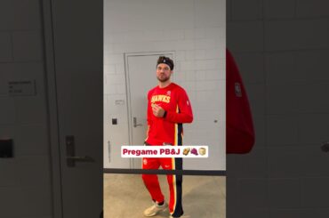 NBA players: They’re just like us 😆 #hawks #nba #coreykispert #pbj #peanutbutterjelly