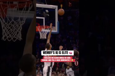 Wemby had to think quick 🖐🙇‍♂️