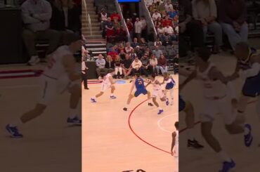 🚨 The fire alarm's blaring 'cuz Reed is HOT! 🚒 #rockets