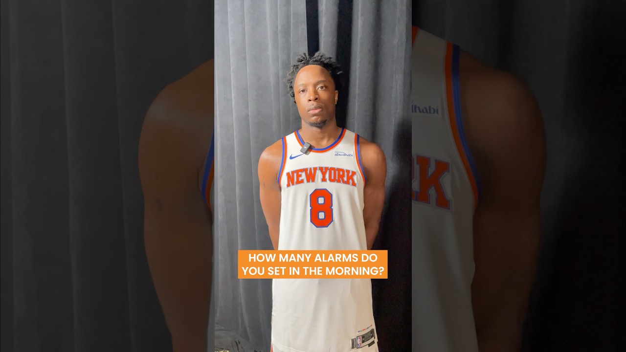 that daylight savings switch can be tricky ⏰ #nyknicks #NBA #daylightsavingstime #alarmclock