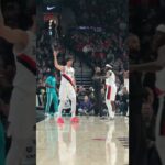 DENI AVDIJA DRIVES TO THE BASKET & THE BENCH IS HYPE #nba #deniavdija #trailblazers #basketball