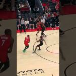 8️⃣ PTS in the first 3️⃣ MINS for Slim! #rockets