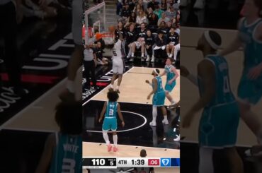 WHAT A FINISH 😱 #nba #spurs #stephoncastle #victorwembanyama