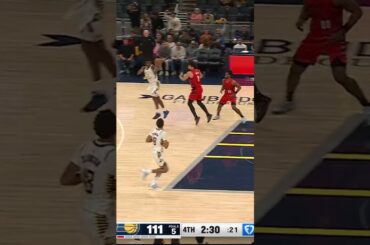 Jalen Slawson Says NO & Taelon Peter Knocks Down a Clutch Corner Three 👌