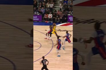 One dribble from half-court...This athleticism in Year 23 👑