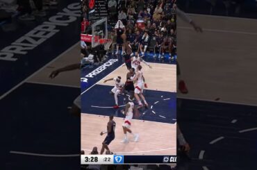 Garland lob behind backboard 👀