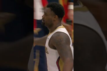 🏃🏾‍♂️Zion Williamson BUZZER BEATER on the break! #pelicans #nba #shorts