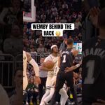 Wemby goes behind the back to Stephon Castle for the dime 😮‍💨