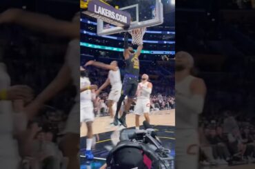 Lakers showtime basketball against the Cleveland cavaliers