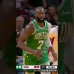 JAYLEN BROWN COM A CRAVADA DE COSTAS! 💪 #NBA #Celtics #shorts