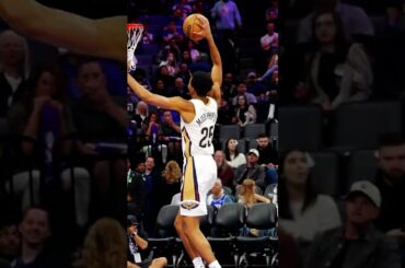 Trey Murphy III 🤯 behind the back SLAM #pelicans #kings