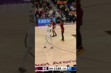 Obi Toppin Finds Jalen Slawson for Three 👀