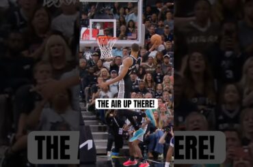 Wemby’s head was at the rim 😳