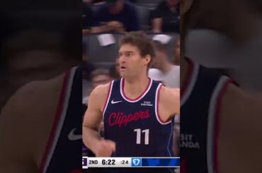 Brook Lopez with the HAMMER 🔨