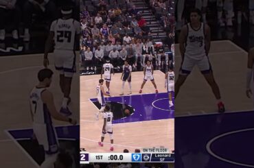 Kobe Sanders at the Buzzer 🚨