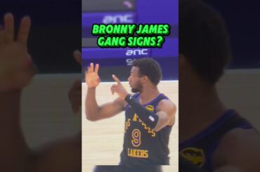 BRONNY JAMES WAS NOT THROWING UP GANG SIGNS VS THE PHOENIX SUNS #lakers #phoenixsuns #lebronjames