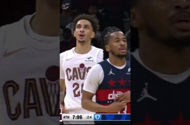 💪 A big screen, a big dunk! #LetEmKnow #Cavs #TyreseProctor #NBA #Shorts