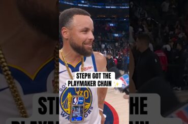 Steph Curry receives the prime playmaker chain