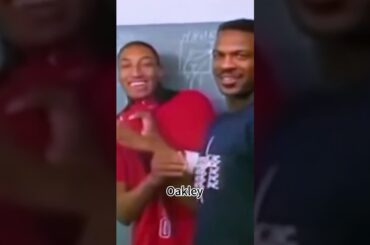 #dennisrodman confronts Oakley while supporting #scottiepippen #chicagobulls #NBA #fyp #basketball