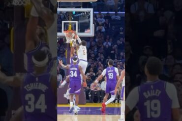 Deandre Ayton Posterize Utah Jazz player at crypto arena