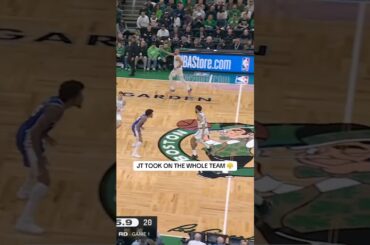 Jayson Tatum weaves through traffic for the easy slam 😤