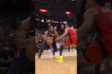 SHEEEEEEEEESH 45! #donovanmitchell #cavsraptors #nbaplayoffs