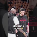 Everybody stood when LeBron showed up 🤣🤝