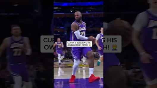 CURRY IS BLOCKING HIS OWN LEBRON PITCH! 🤦‍♂️