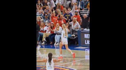 🚨 Sophie Cunningham BUZZER BEATER 3 | Indiana Fever WNBA Women's Basketball #shorts #short #wnba NBA