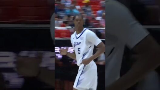 CODY WILLIAMS POSTERIZES DEFENDERS 😱