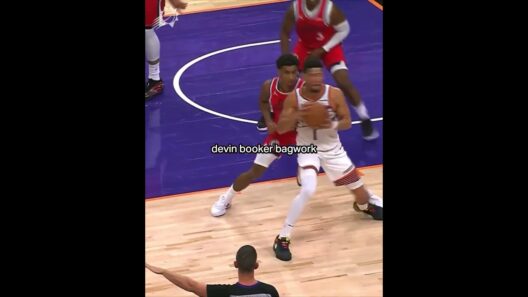 Bag work brought to you by Devin Booker 🎒