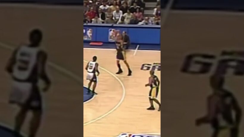 THROWBACK: Reggie Sends Pacers to Finals!!  #nba #nbaplayoffs #reggiemiller #shorts